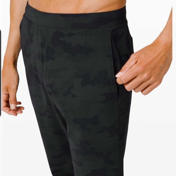 Lululemon Surge Jogger *29"
Heritage 365 Camo Black Multi BNWT - Picture 7 of 8